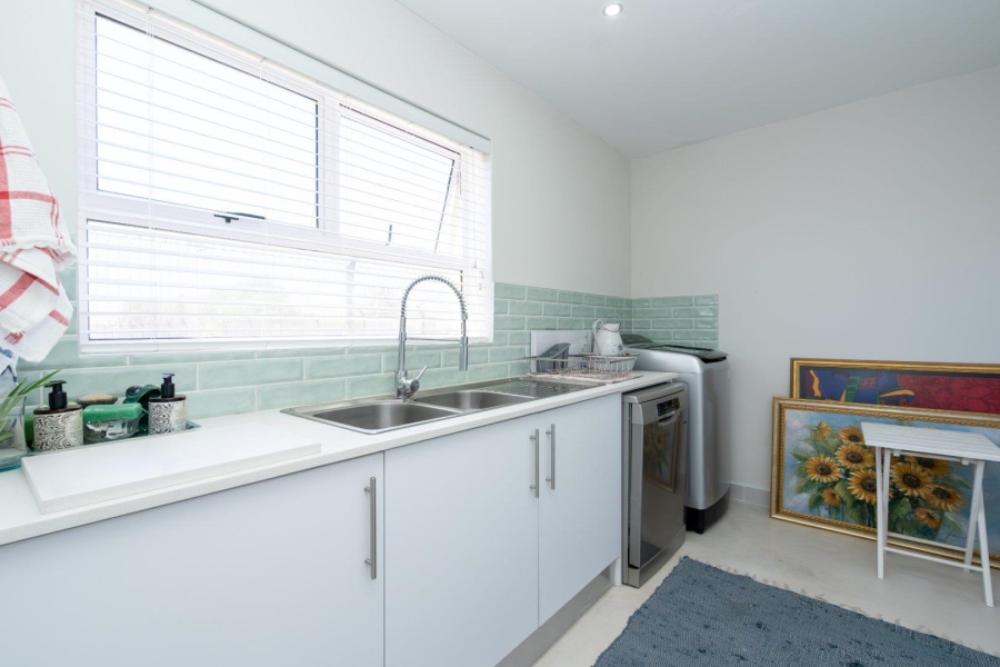 3 Bedroom Property for Sale in Bluewater Bay Western Cape
